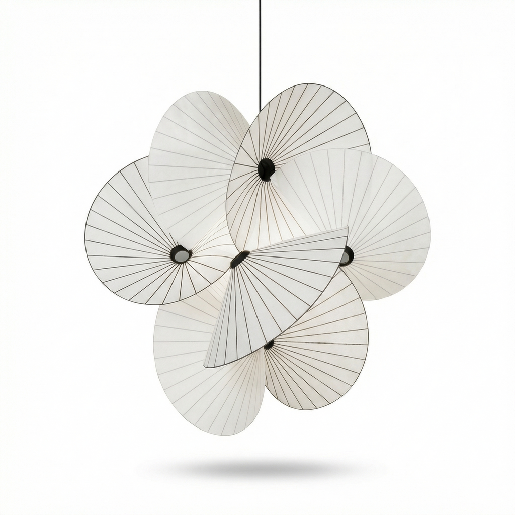 Marolia suspension, fond blanc