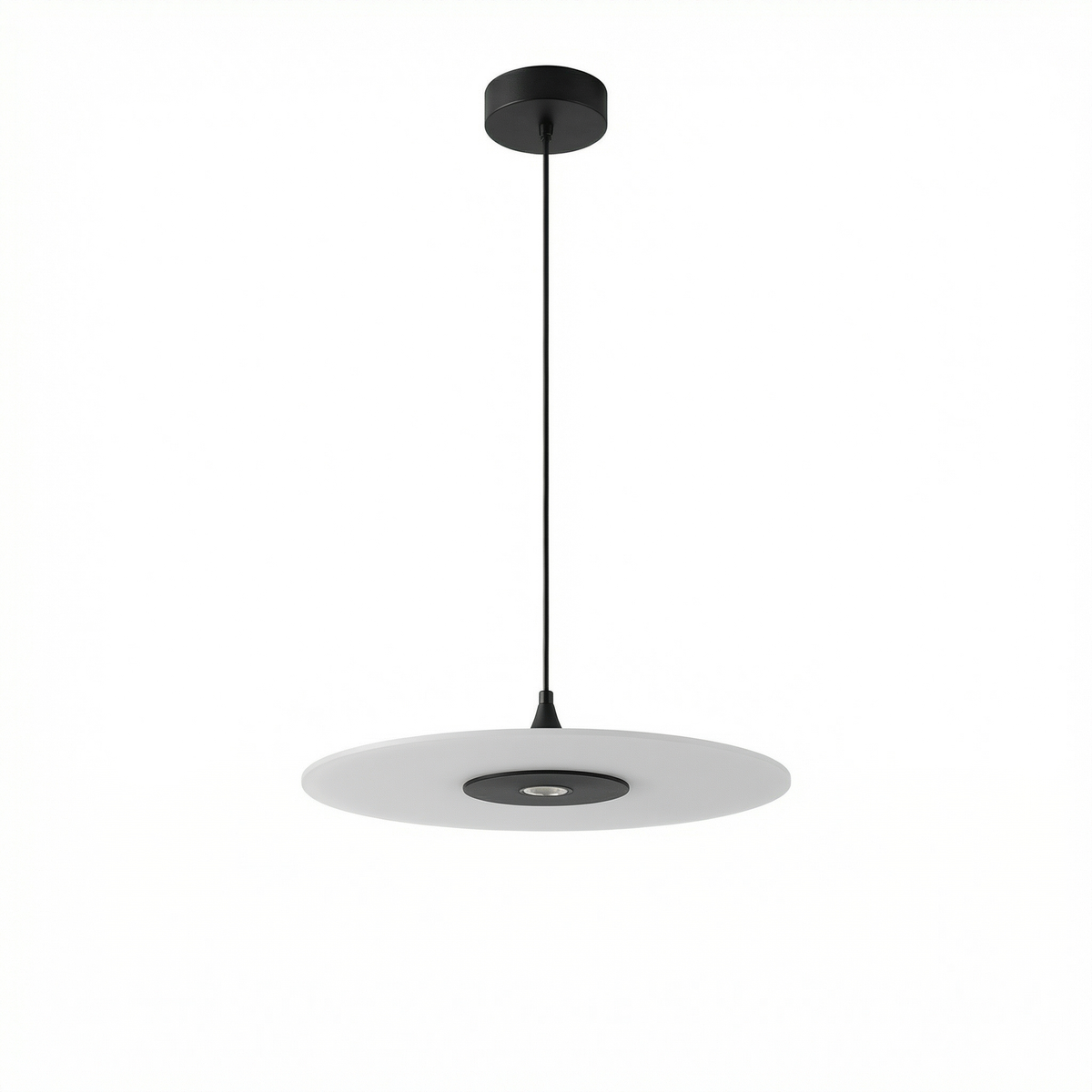 Cendria suspension, fond blanc