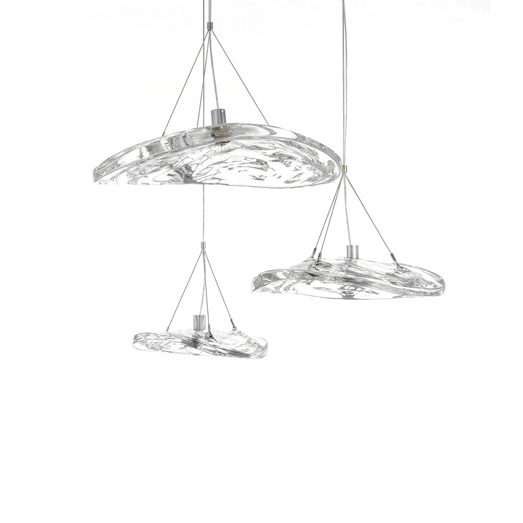 Arsoline suspension, fond blanc