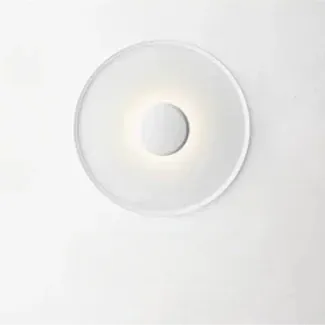 Coupola blanc allumé, lumière diffuse sur fond clair