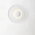 Coupola blanc allumé, lumière diffuse sur fond clair