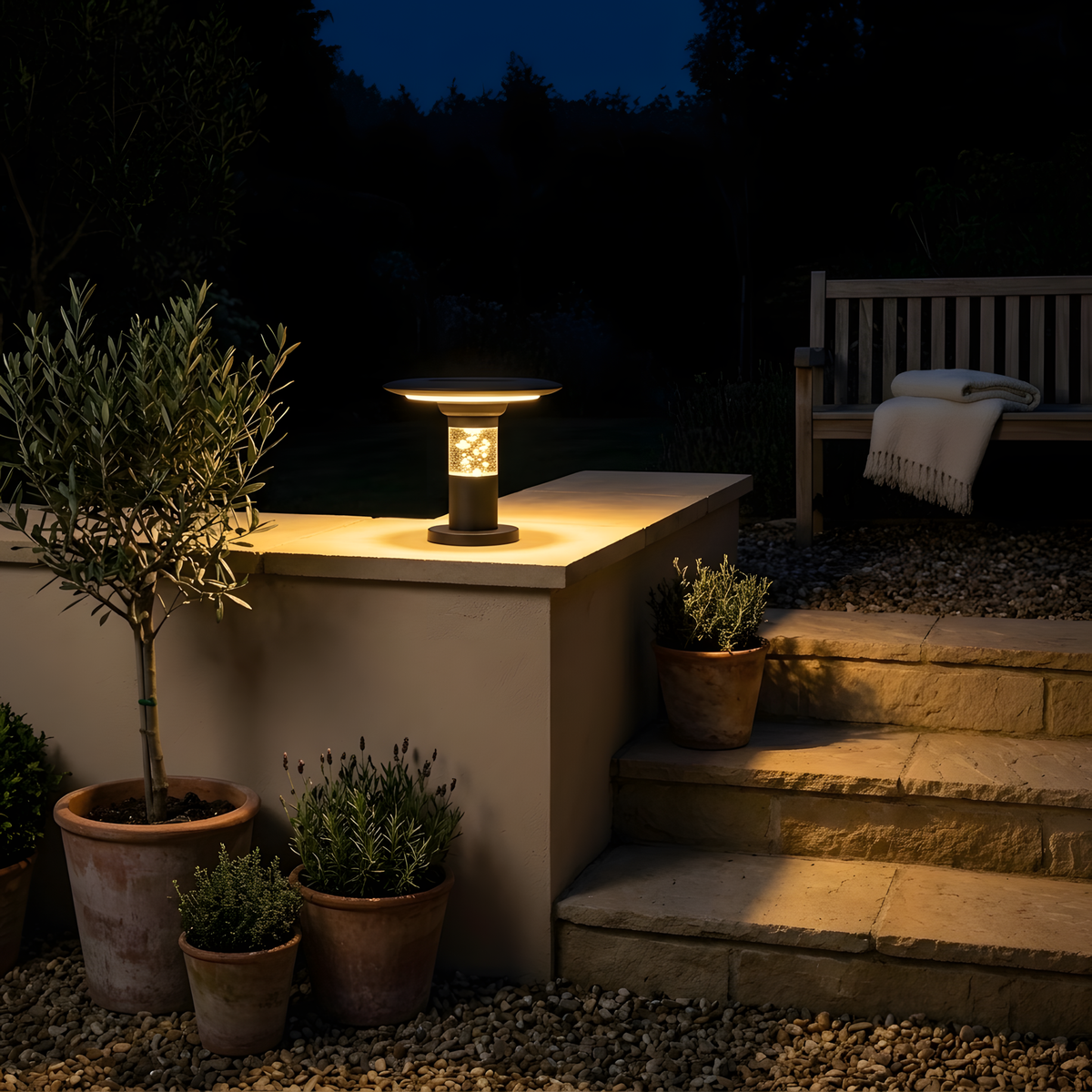Solavo lampe à poser extérieure ambiance du soir