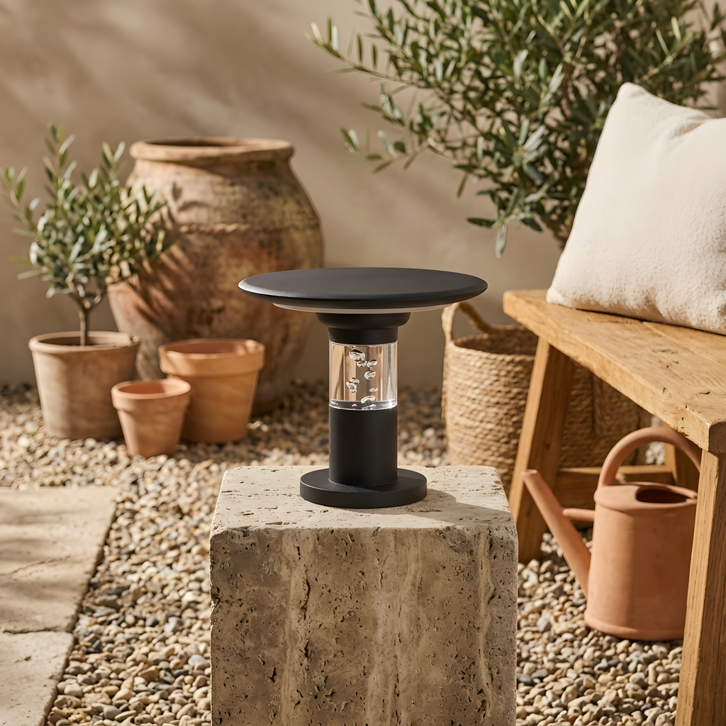 Solavo lampe à poser extérieure mise en situation