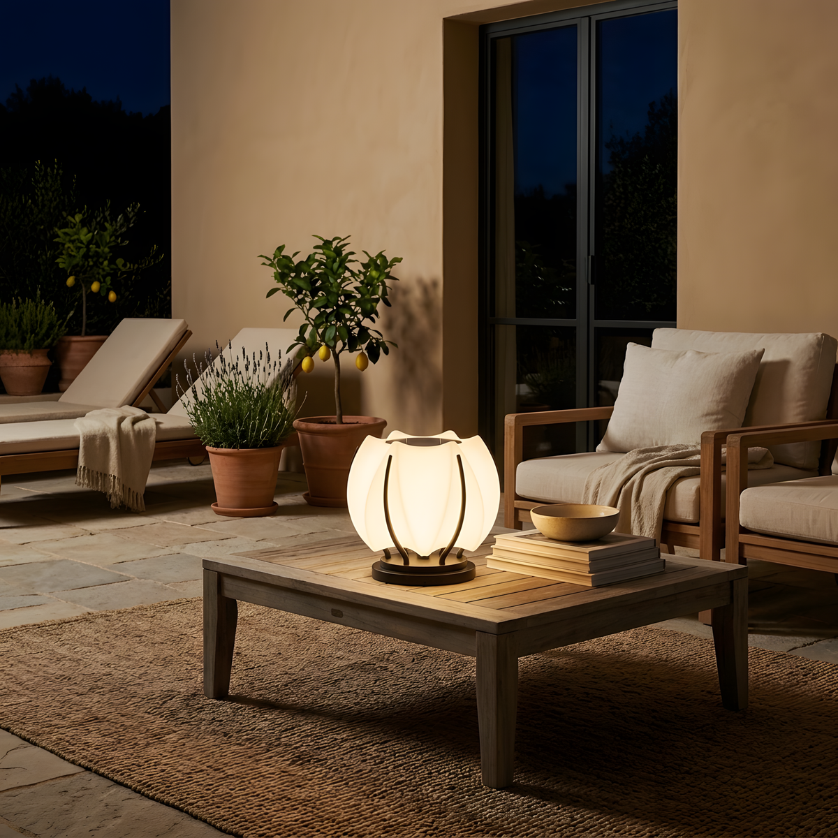 Toralia lampe à poser extérieure ambiance du soir